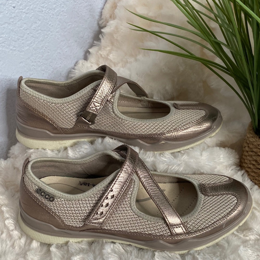 - ECCO strappy slip on shoes size 38